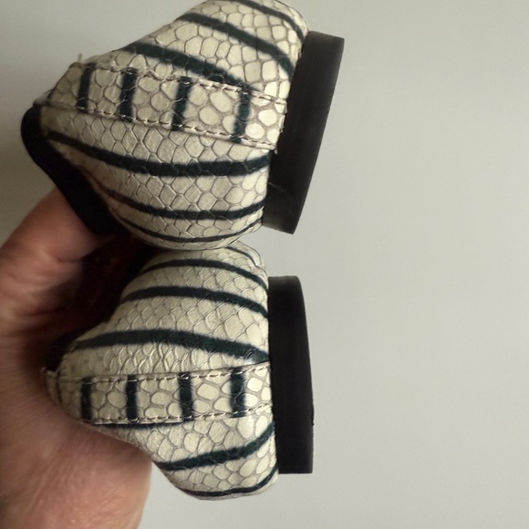 Caroline 2 Snake-Print Ballet Flat, Navy/Ivory size 10 Medium - Picture 3 of 13